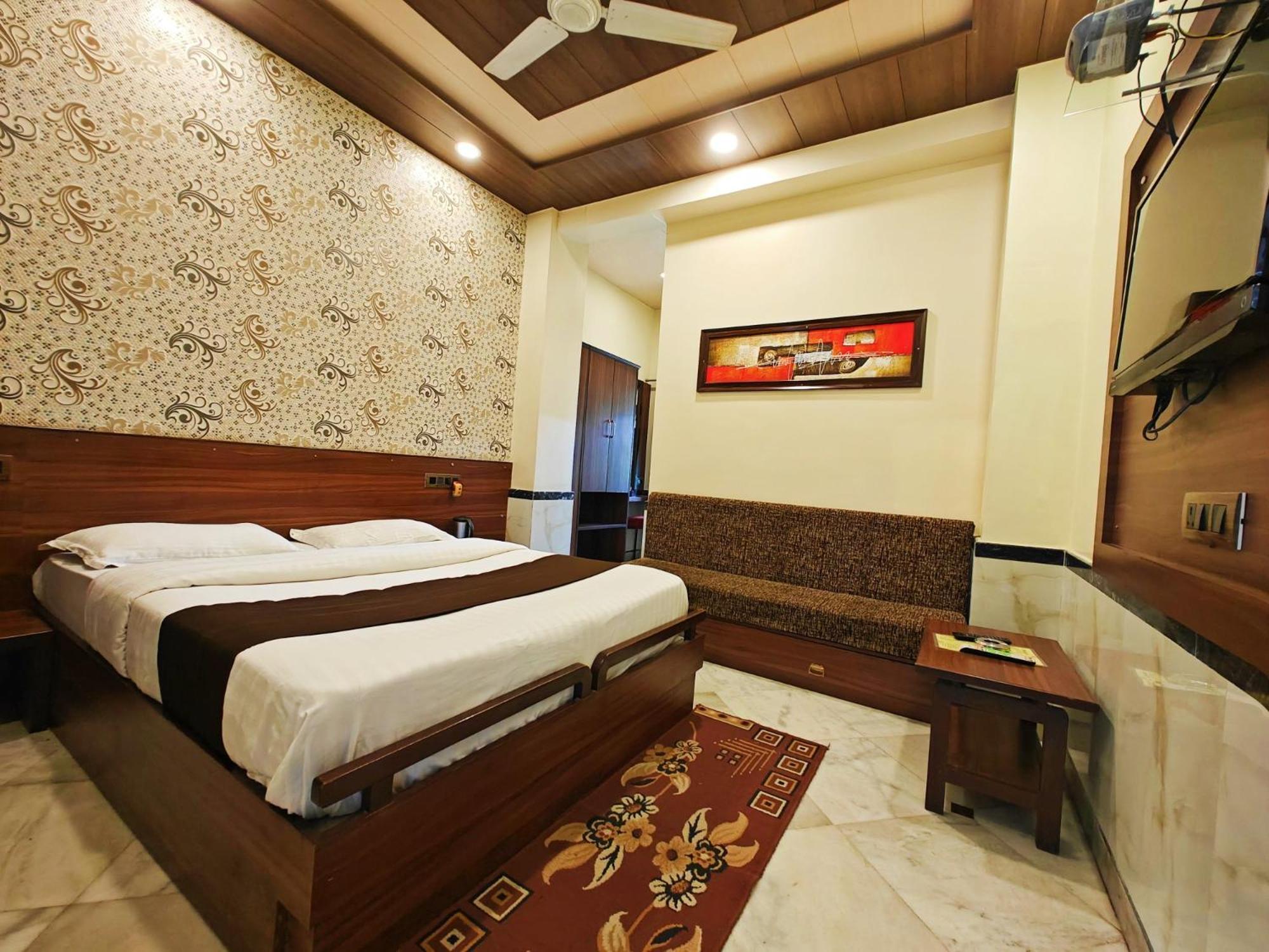 Hotel Saraswati Mount Ábú Exteriér fotografie