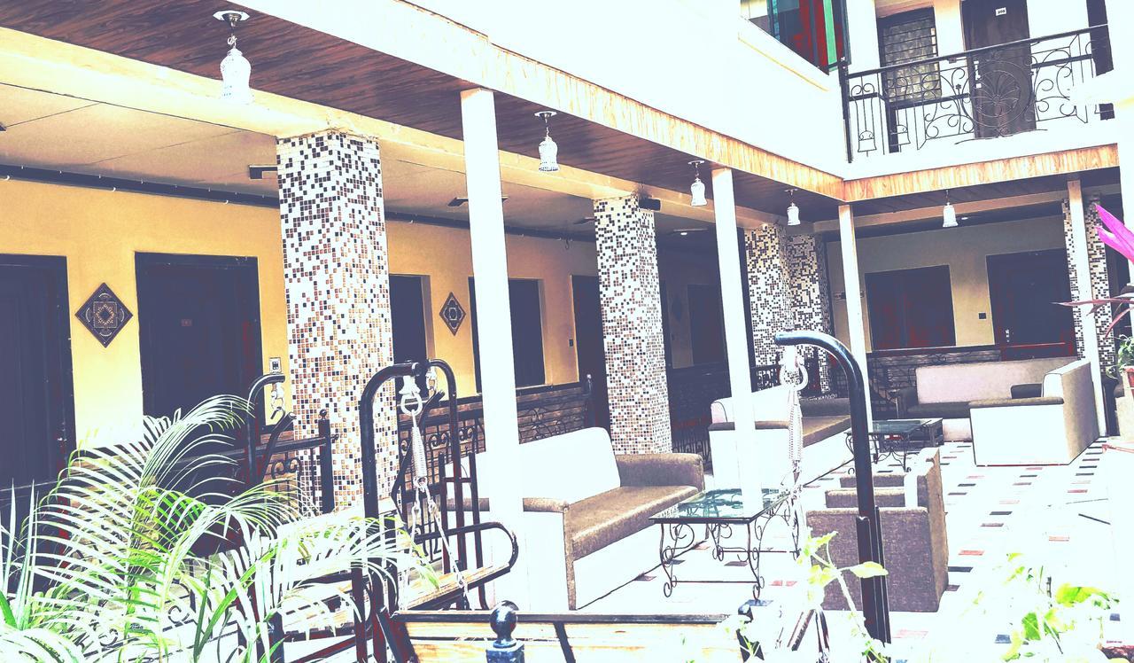Hotel Saraswati Mount Ábú Exteriér fotografie